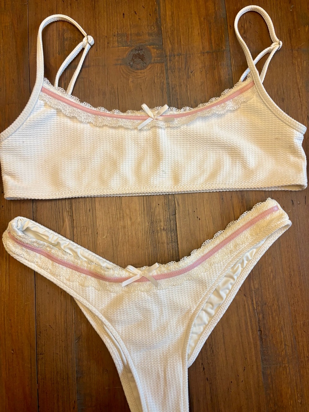 Frankie’s bikinis x Gigi HADID white waffle bikini set - Picture 2 of 14